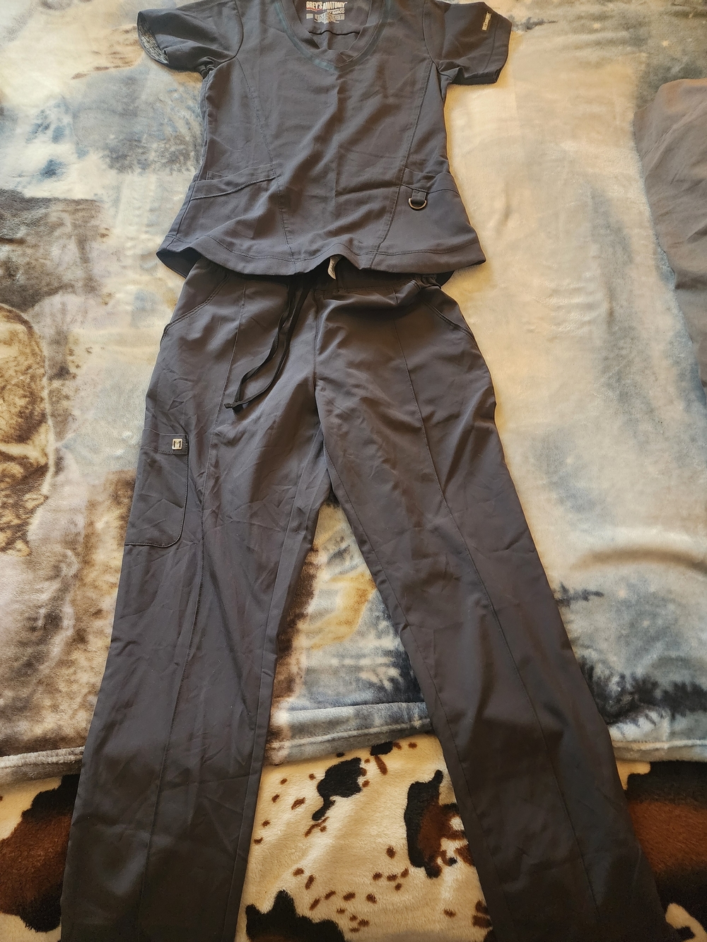 Grey Medical Scrub Set - Women's Pants & Top